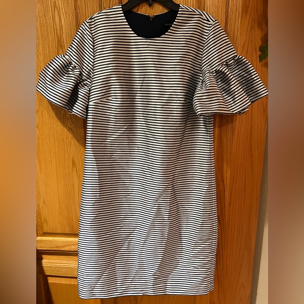 Banana Republic Navy Blue & Silver Metallic Shimmer‎ Stripe Dress Size 6 Tall